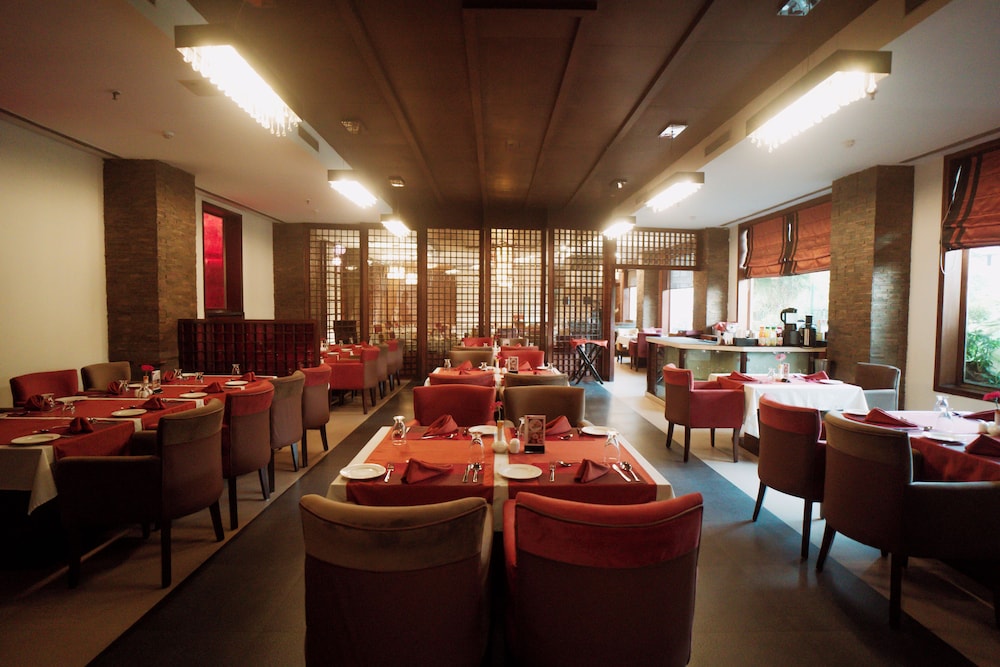 The Alcor Hotel 35/52