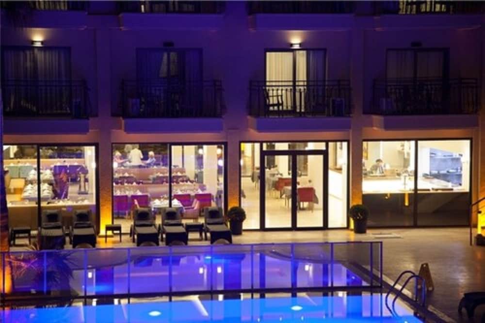 Palmera Hotel 2/50