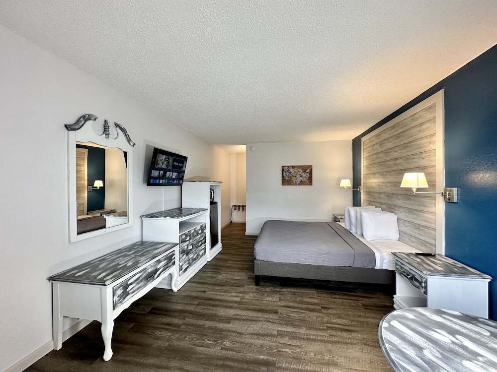 Ozark Inn & Suites 10/27