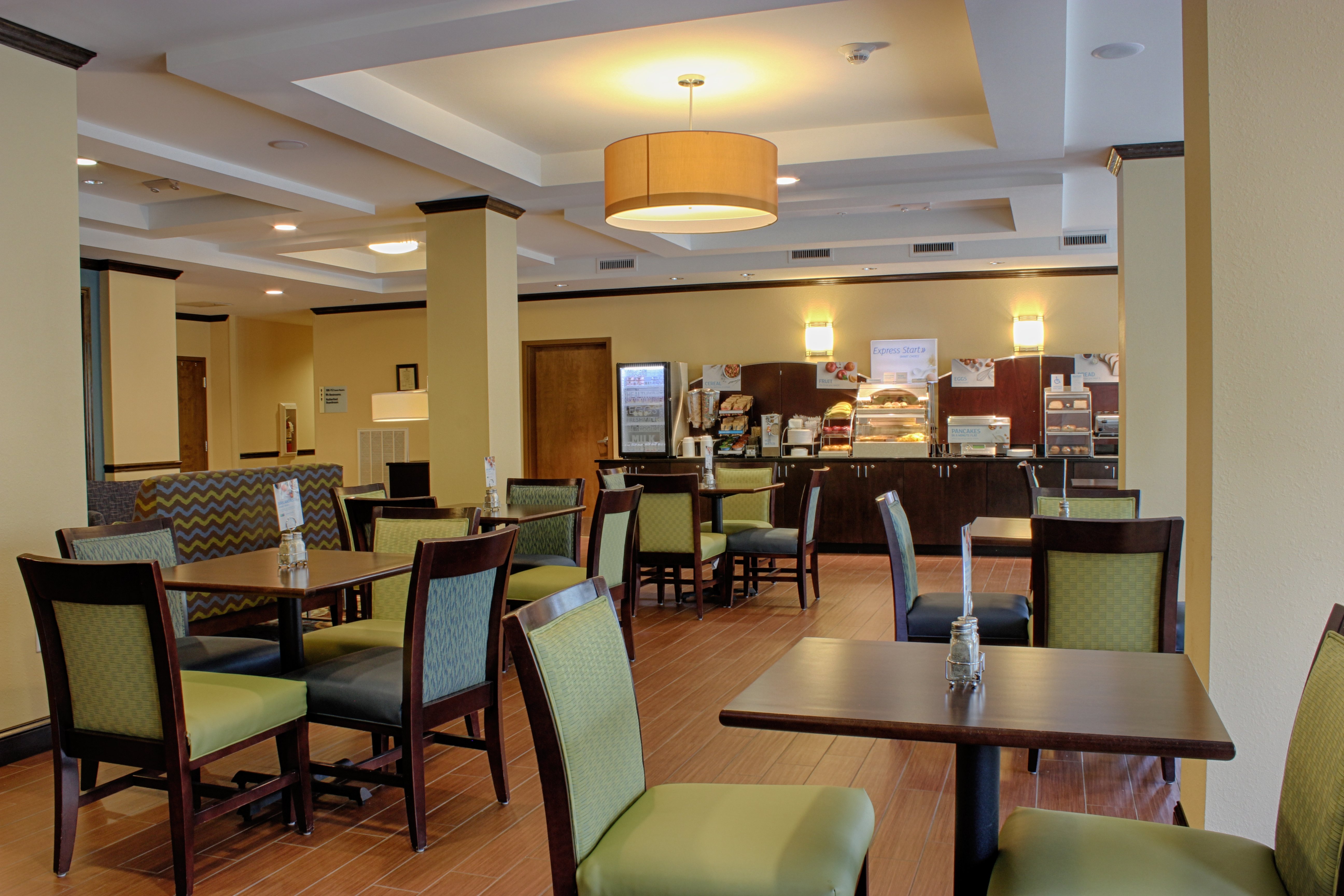 Holiday Inn Express And Suites Lebanon 34/40