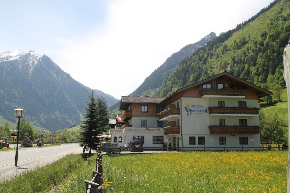 Landgasthof Wasserfall - Fusch An Der Grossglocknerstrasse 44/50