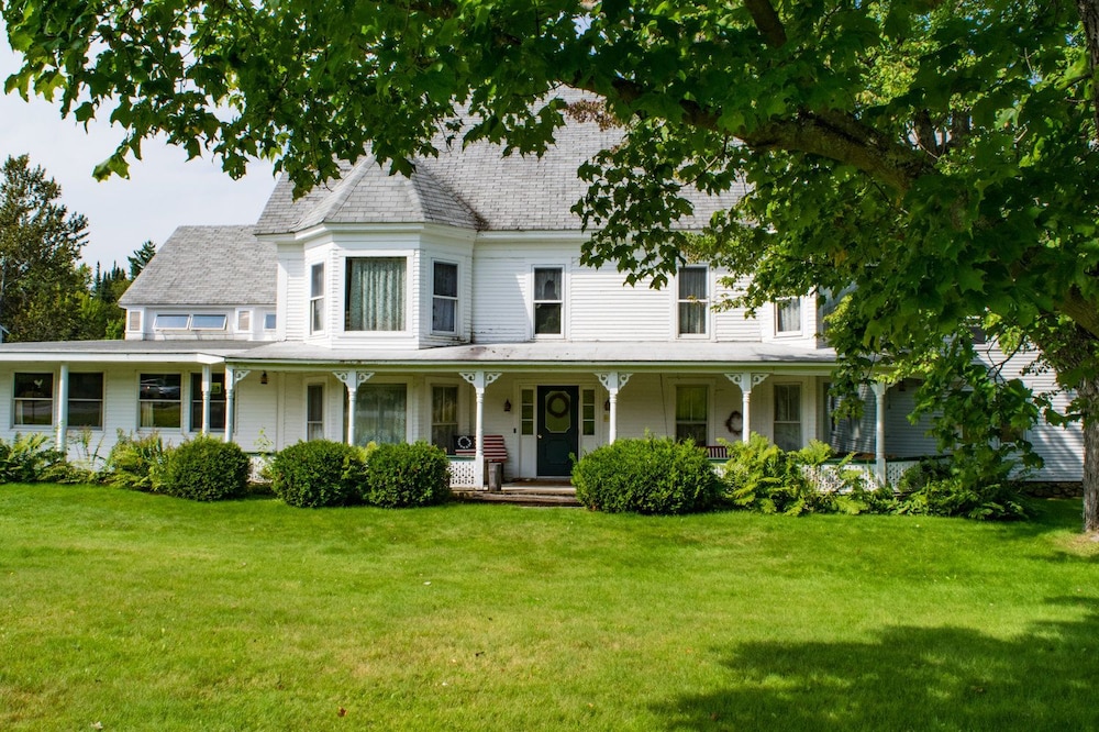 The Wayside Inn Betlehem 40/50