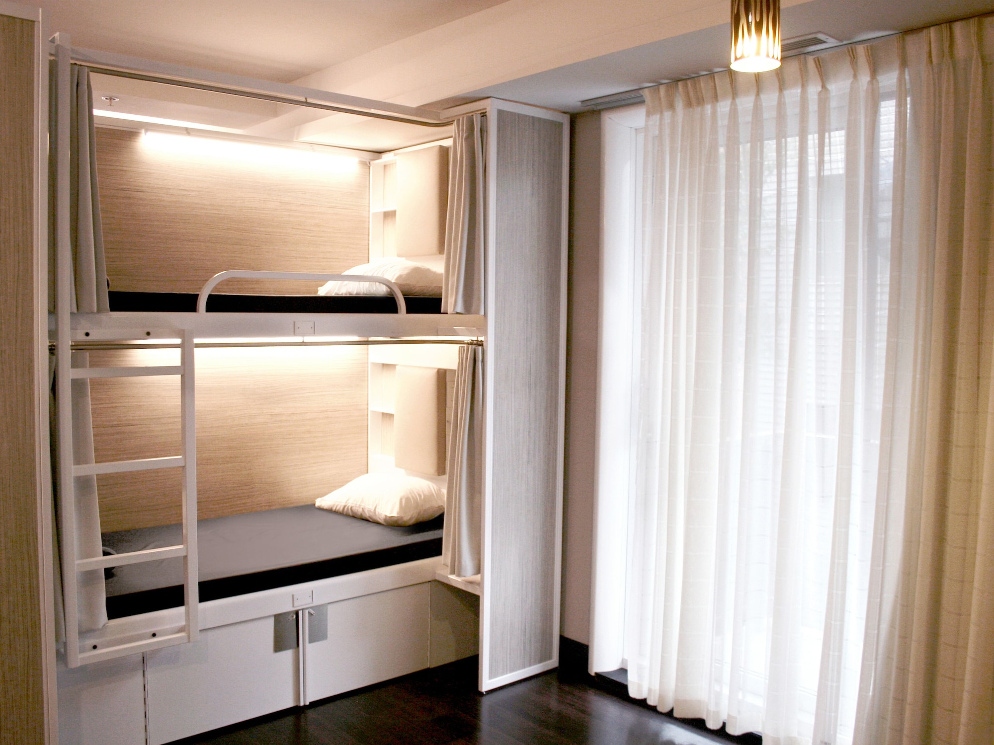 FEMALE DORM, FEMALE ONLY, 6 BEDS