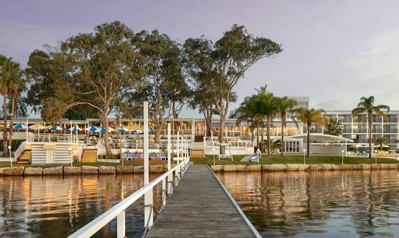 The Beachcomber Hotel and Resort 4/5