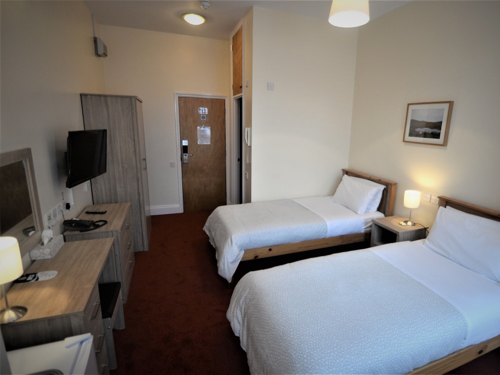 Gateway Hotel 35/71