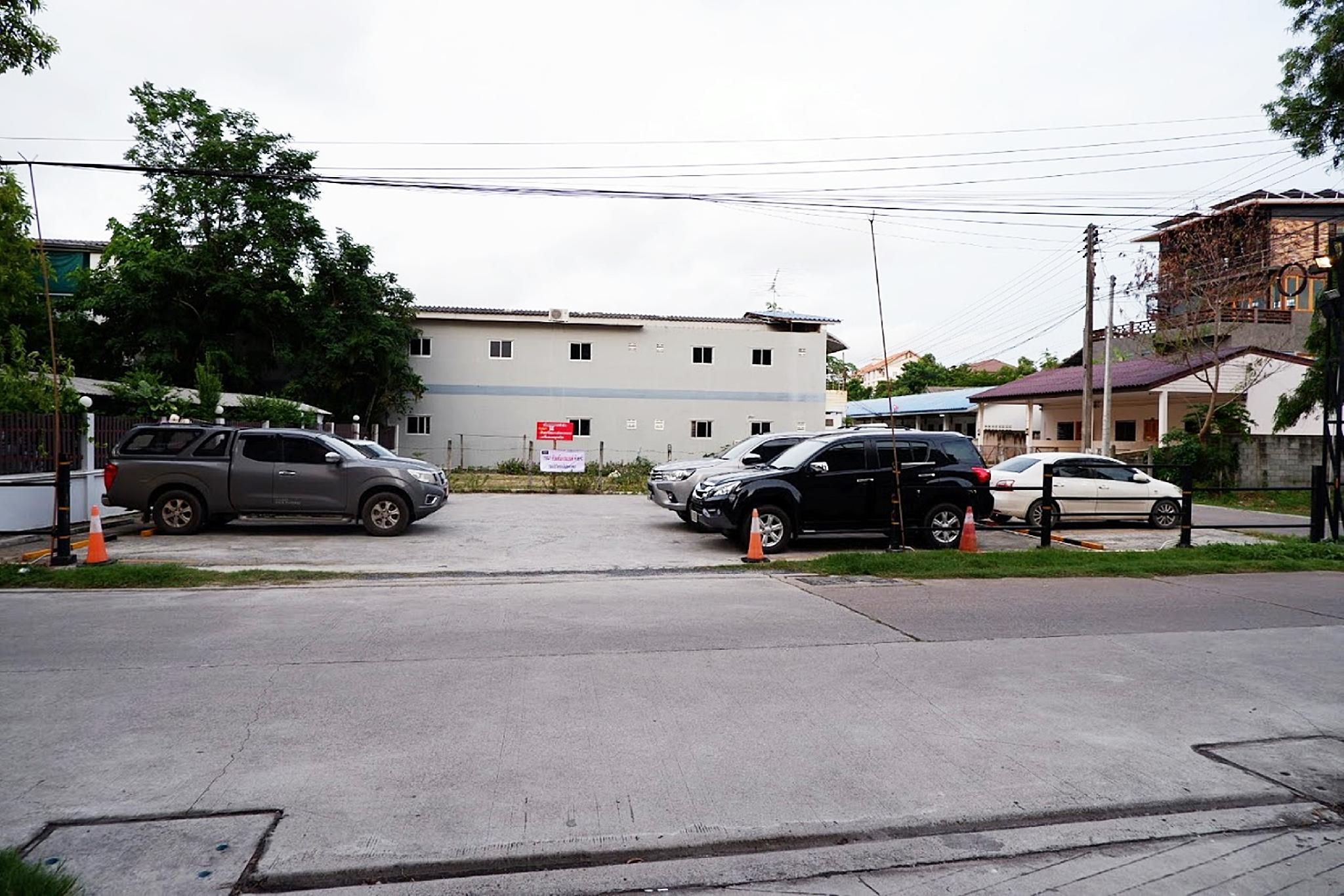 Izen Plus Budget Hotel & Residences 48/57