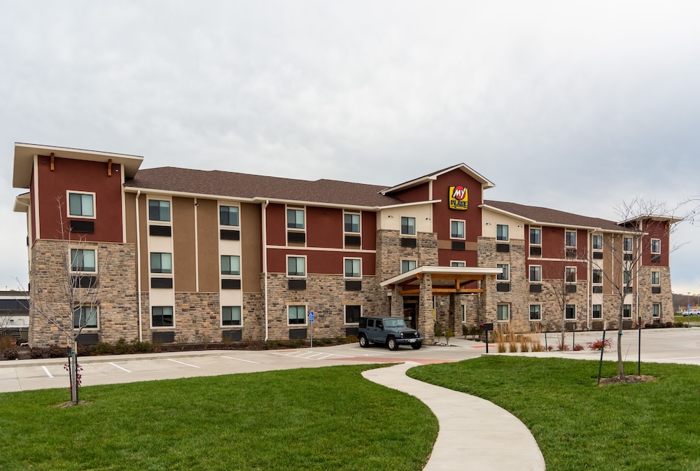 My Place Hotel-Overland Park, KS 4/40
