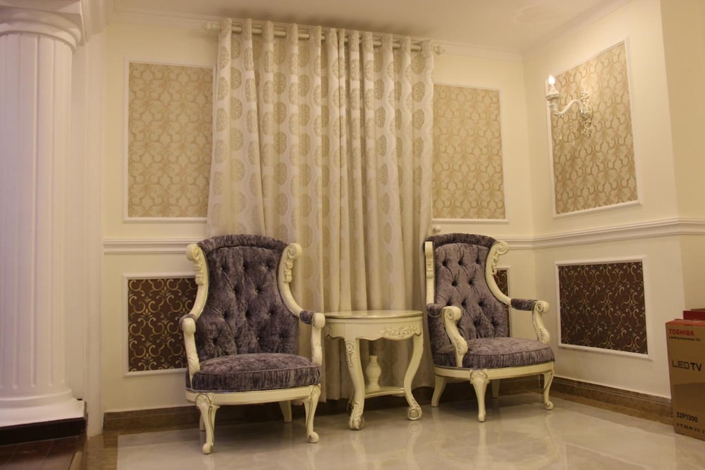 Royal Hotel Dalat 51/57