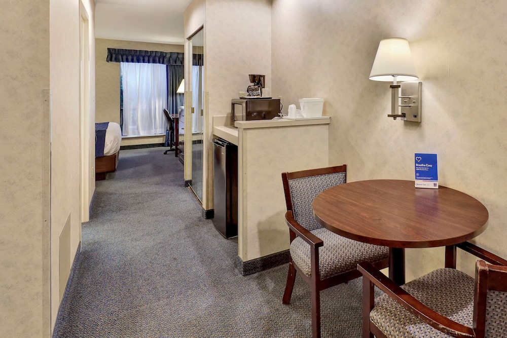 COMFORT INN(BELLINGHAM) 36/42