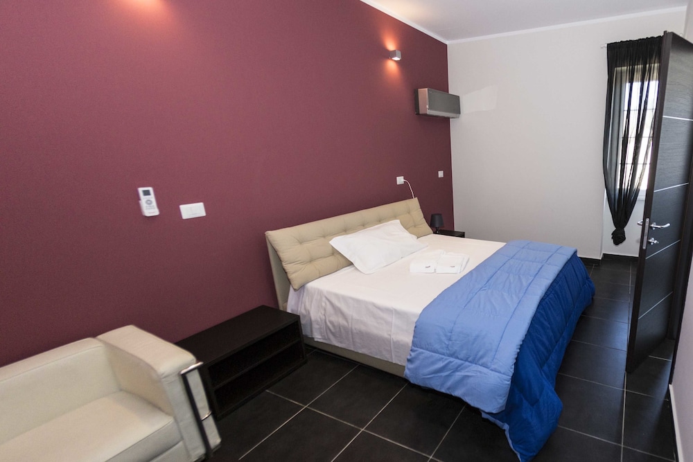 Ascot Hotel 20/54