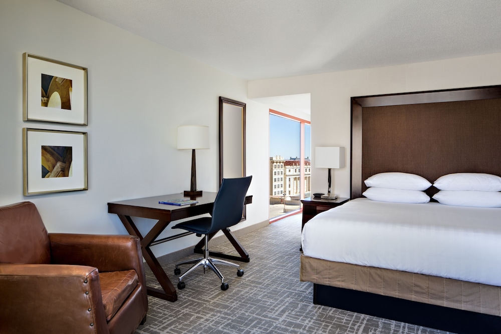 Hyatt Regency San Antonio Riverwalk 30/83