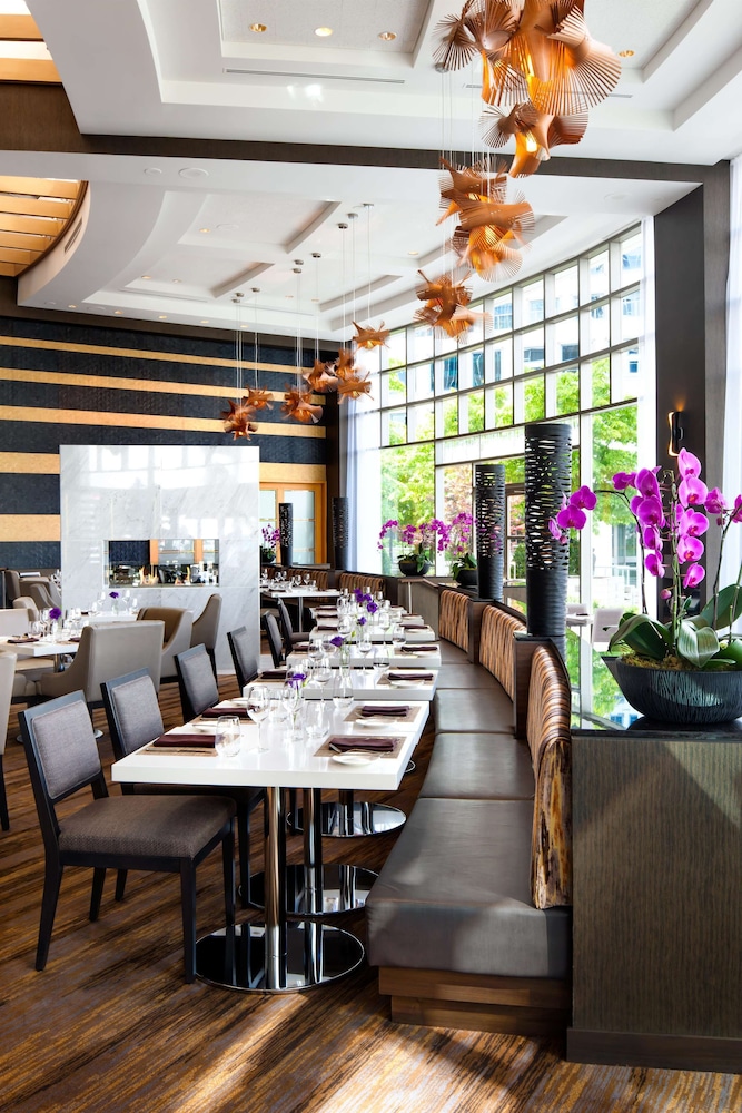 Fairmont Waterfront 53/72