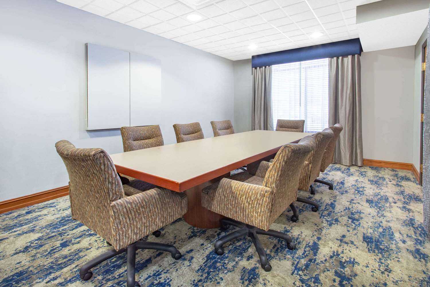 Wingate By Wyndham Indianapolis Airport Plainfield 11/17