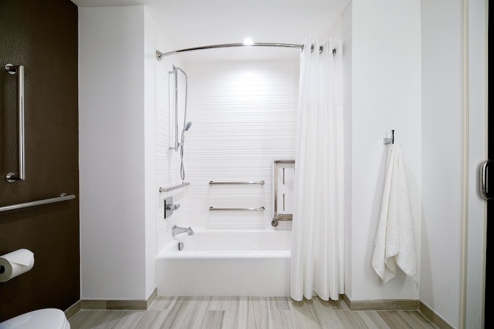 Hilton Garden Inn Roslyn 10/46