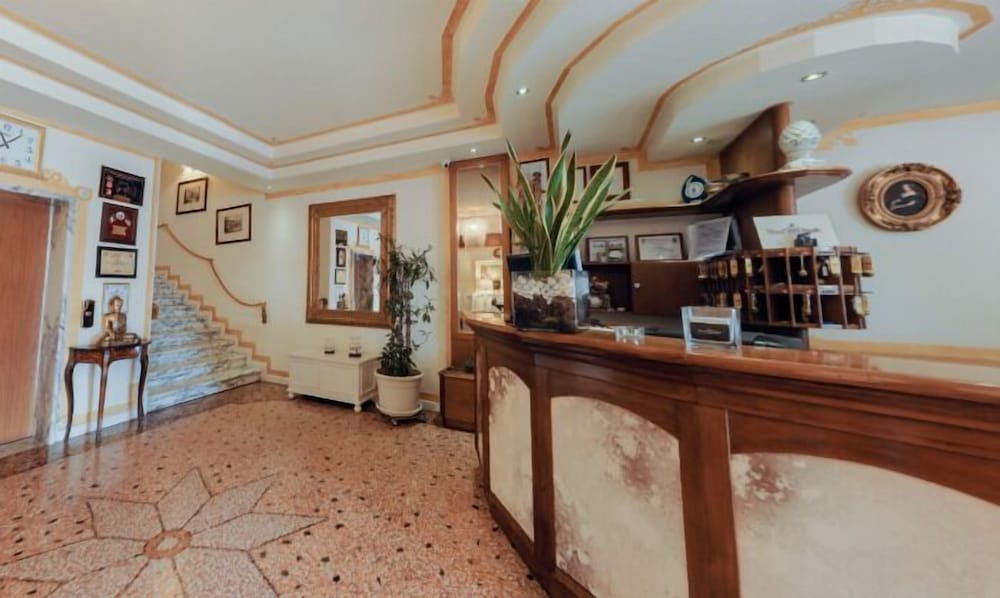 Villa Pigalle 8/50