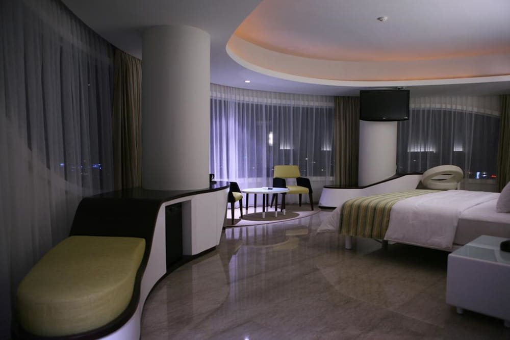 Sensa Hotel 35/64