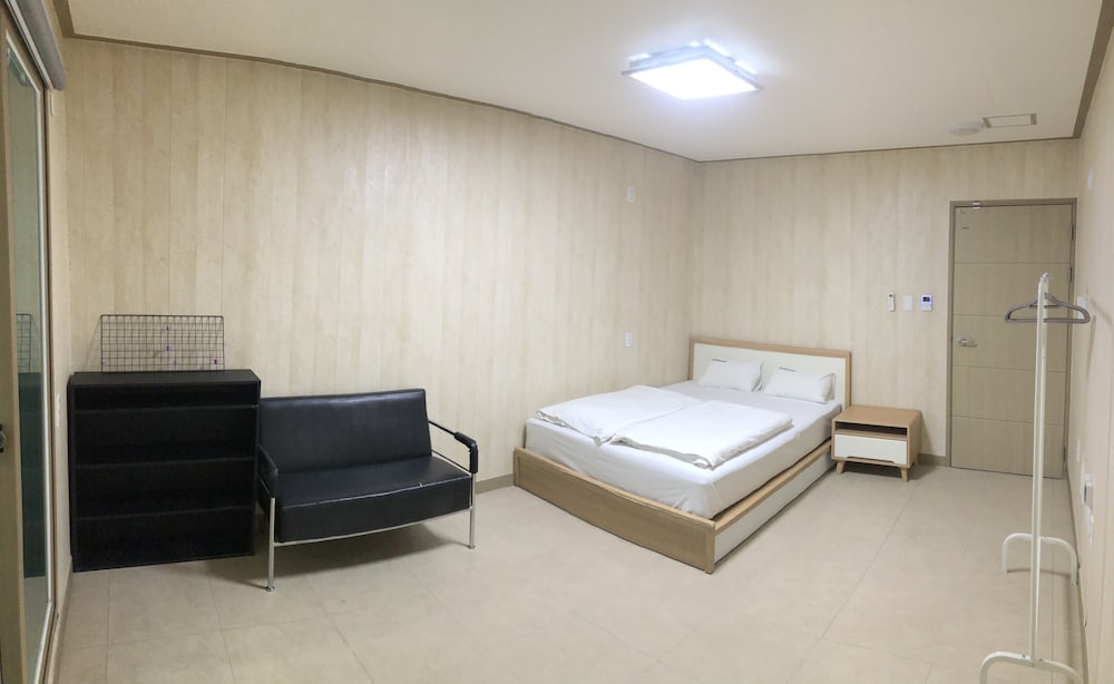 1% Hostel 18/59