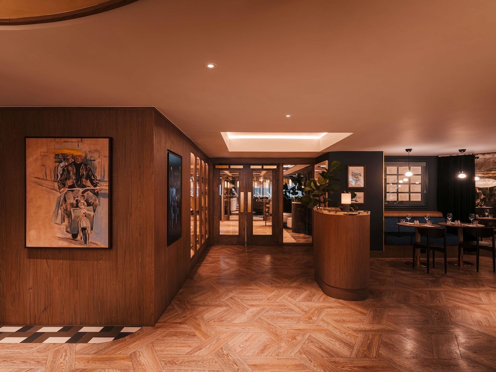 Mercure London Earls Court 4/59