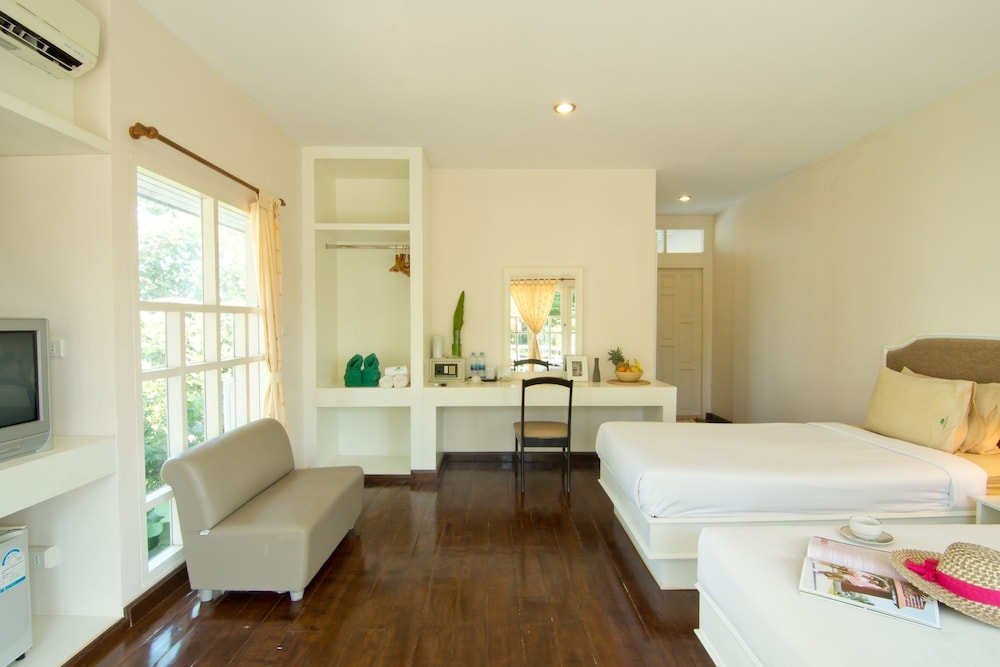 MAKATHANEE RESORT 33/63