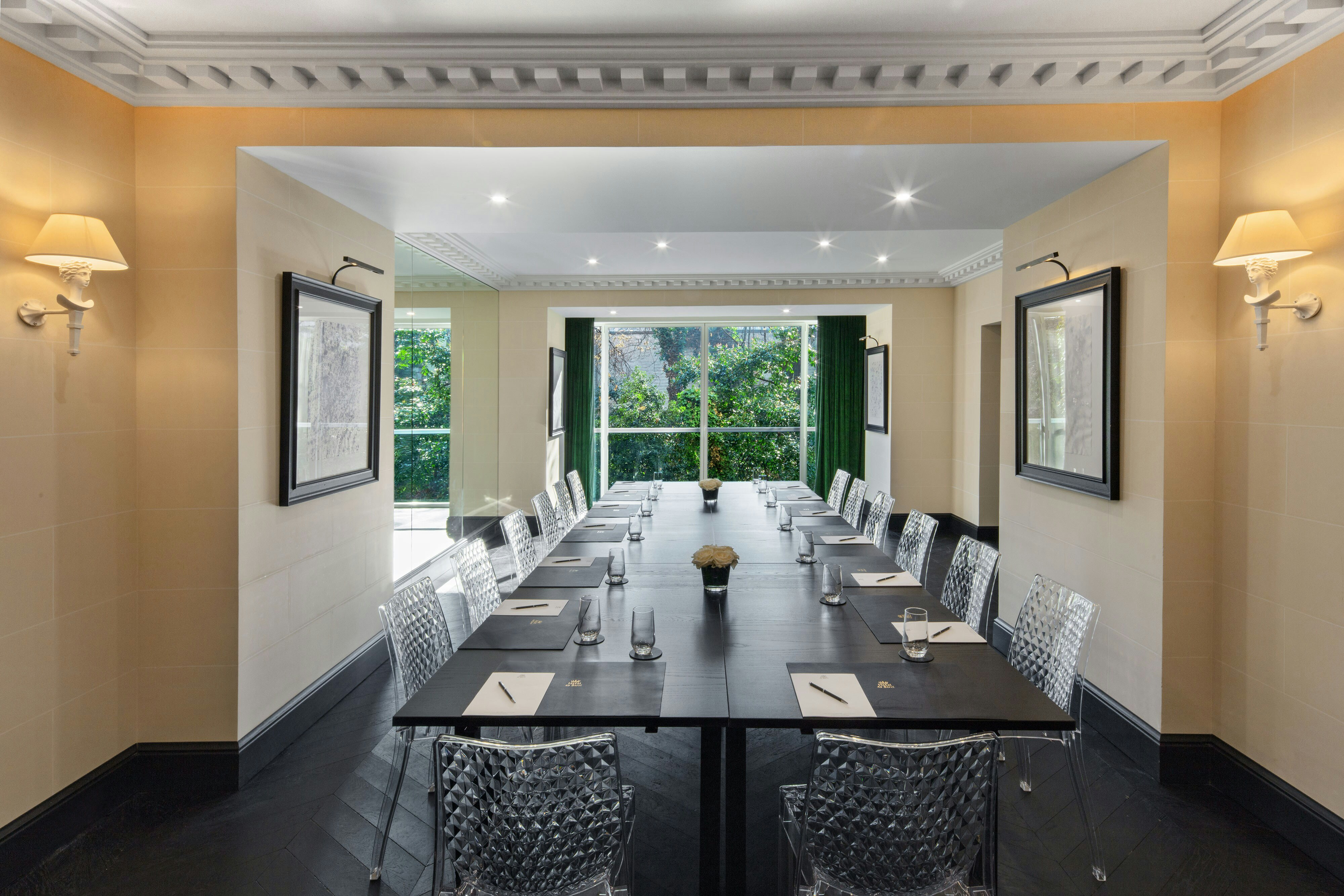 Hotel De Berri Champs-Elysees, A Luxury Collection Hotel, Paris 16/19