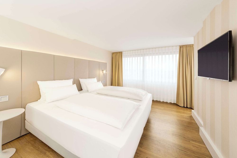 Deluxe, Twin Beds, with Extra Bed