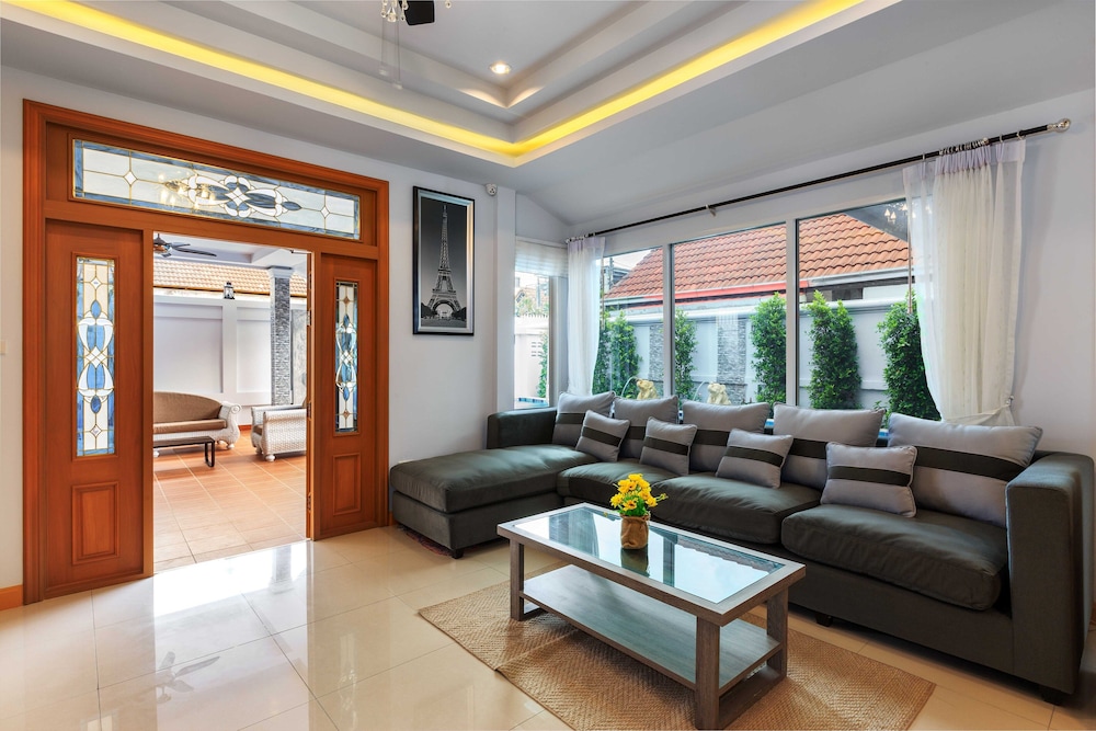 Gala Villa New Modern Luxury 5 Bed 13/22
