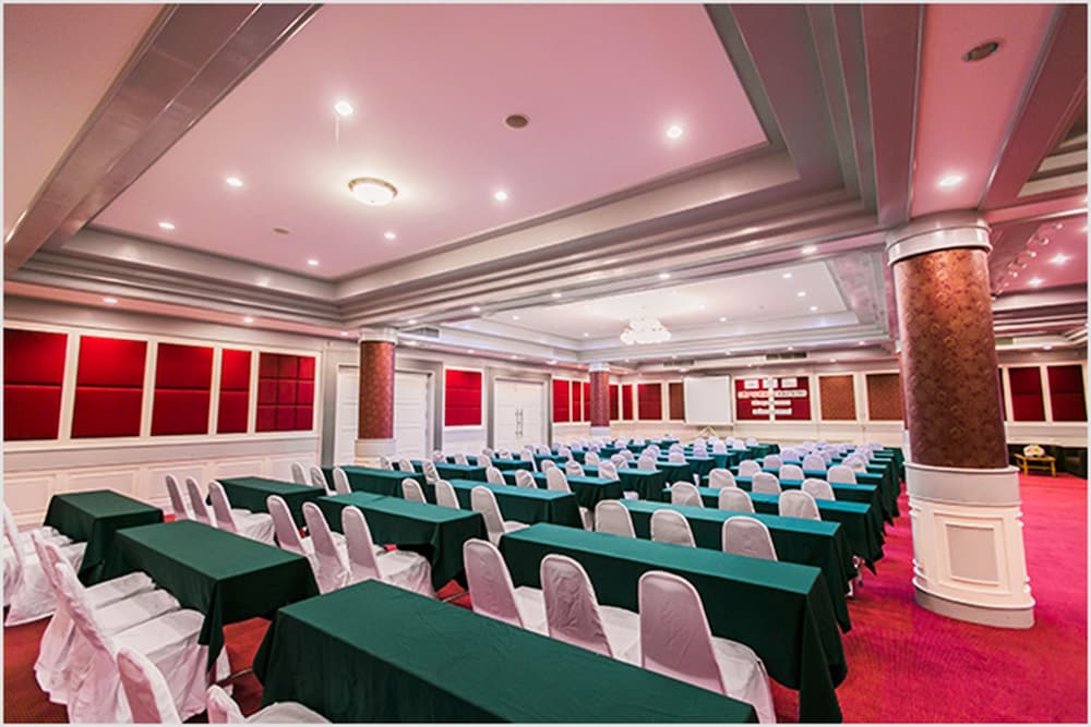 Raya Grand Hotel 31/37