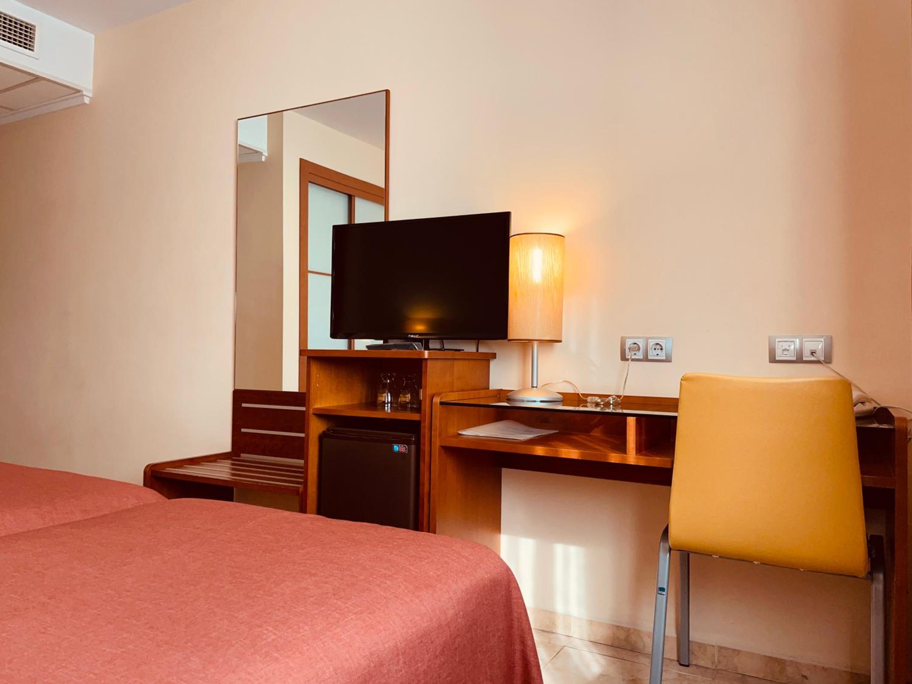 COMPLEJO HOSTELERO TORRIJOS 11/29