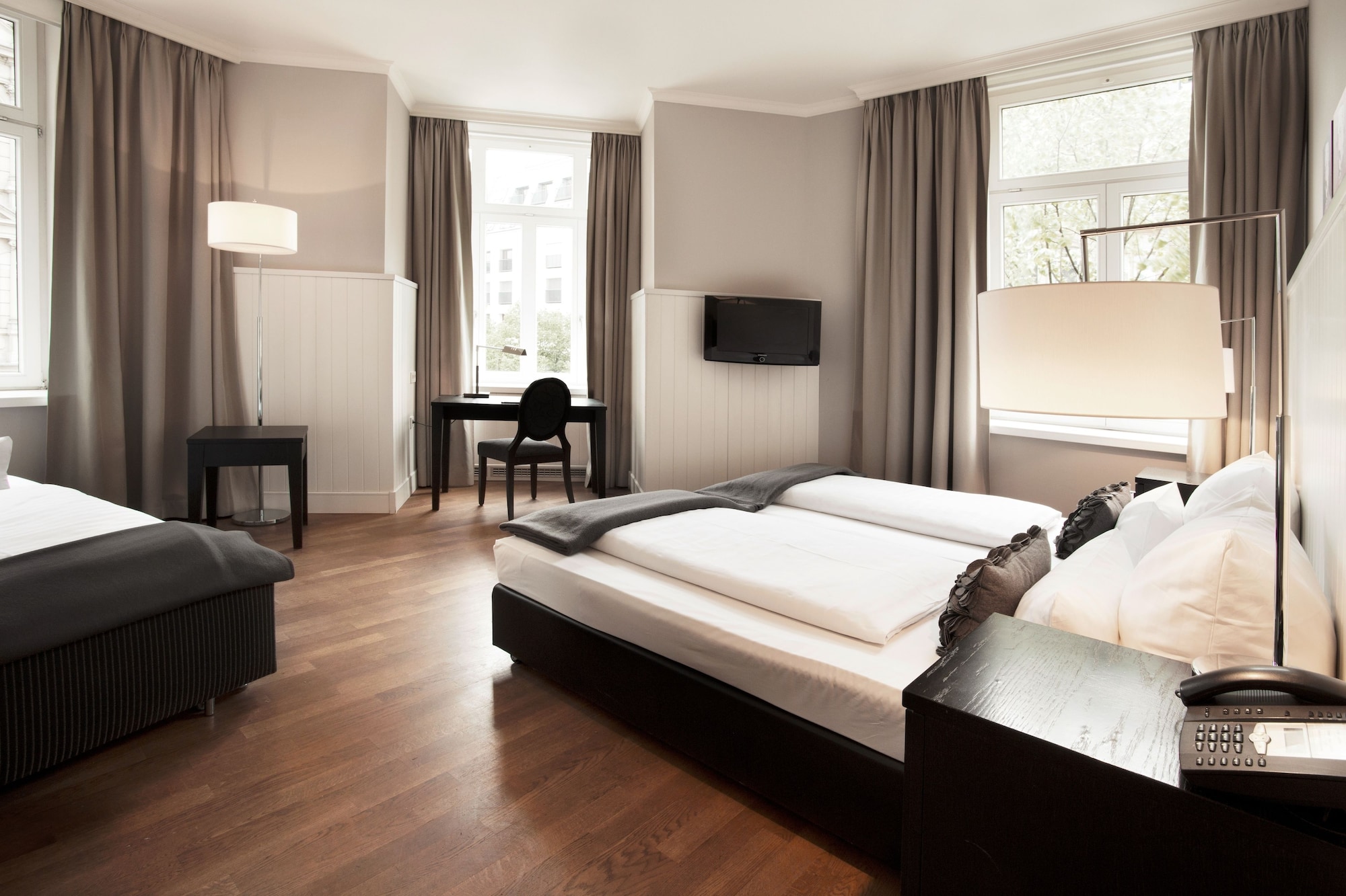 ROOM, TRIPLE