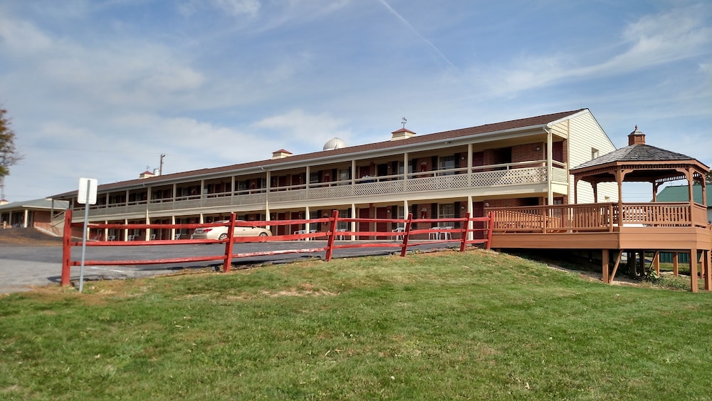 Harvest Drive Family Inn 3/68
