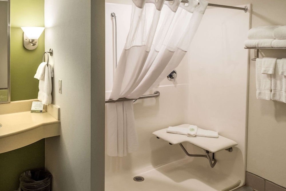 جناح بسريرين مزدوجين مع أريكة لذوي الإعاقة، Sleep Inn & Suites Cross Lanes - South Charleston, WV 5/5