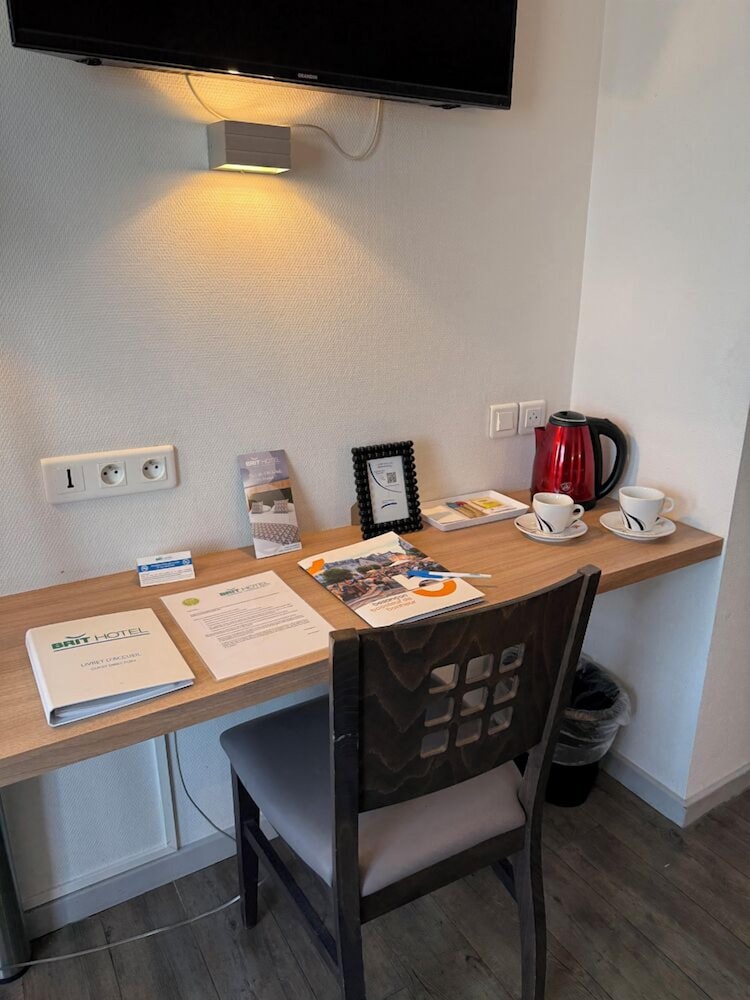 Brit Hotel Besancon l'Horloge 37/50