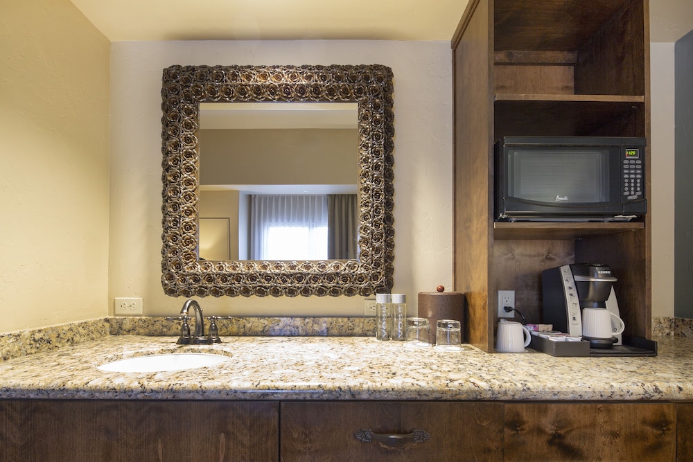 The Murieta Inn & Spa 50/50