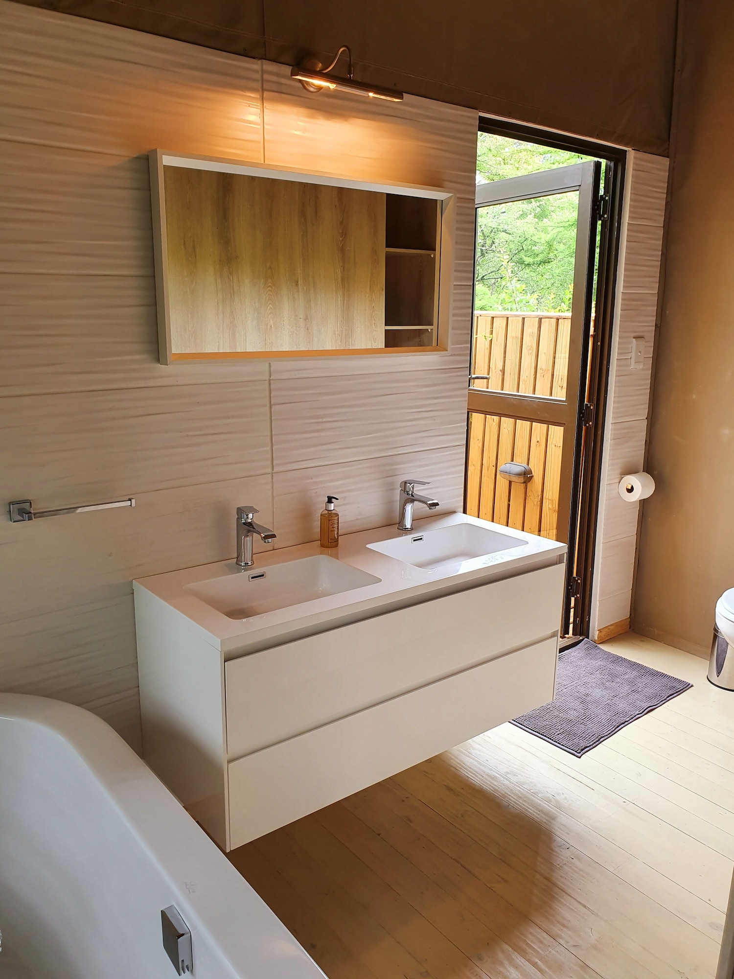 TENT, SUITE, DOUBLE OR TWIN BED