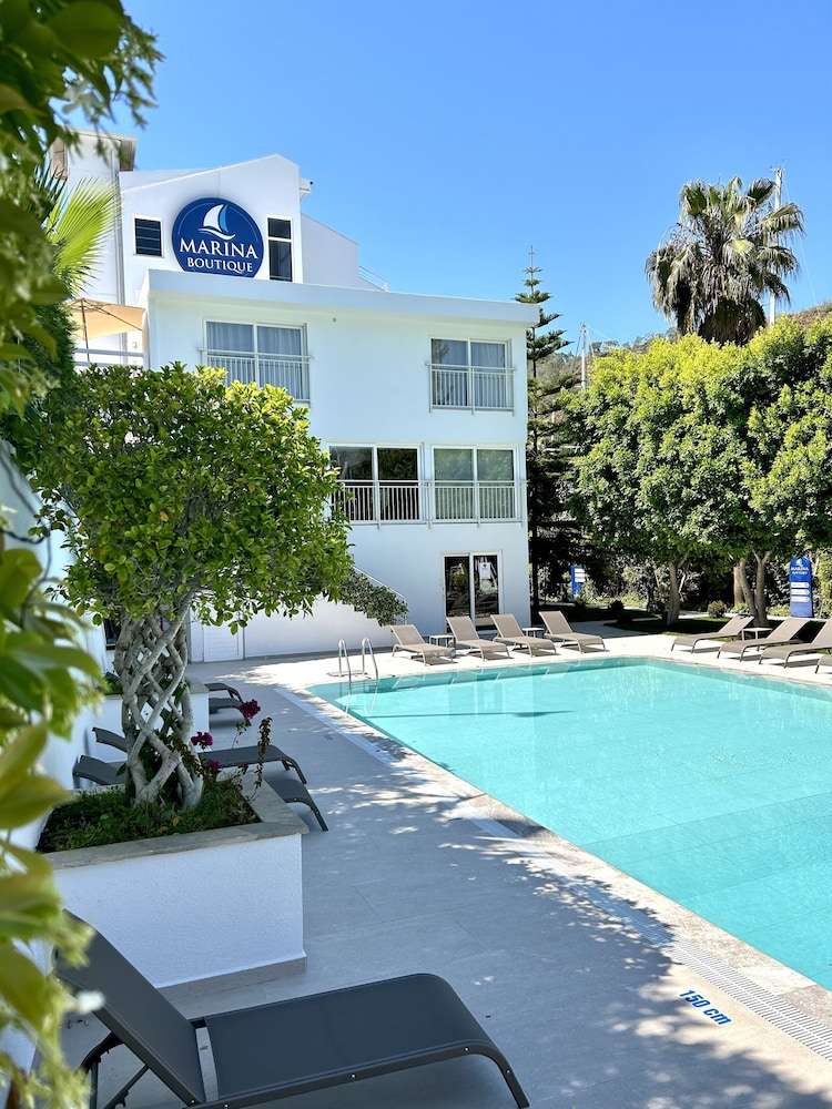 MARINA BOUTIQUE FETHIYE 34/50