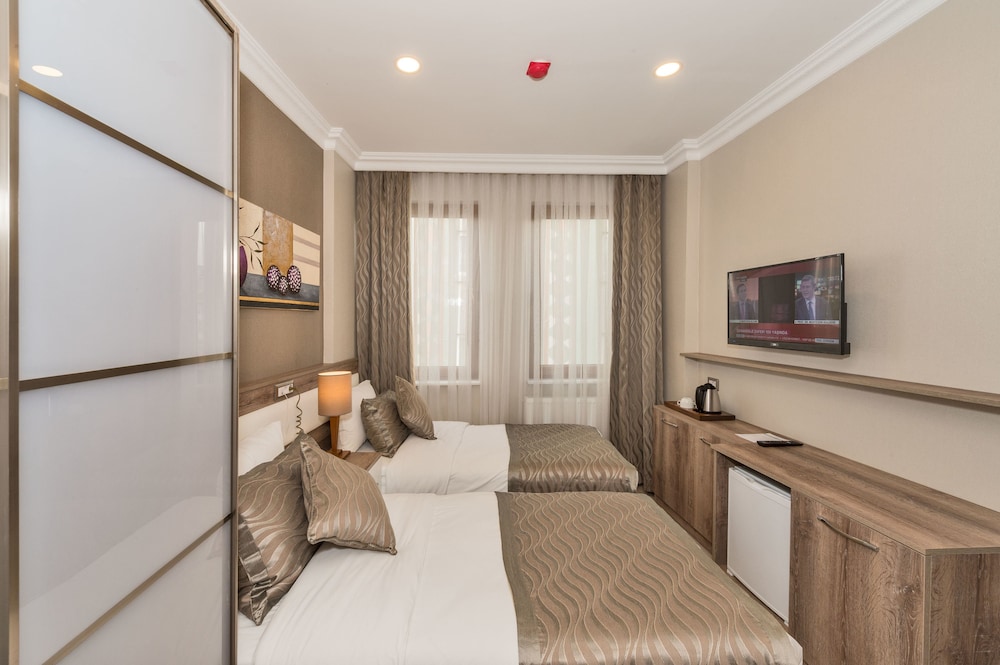 Alphonse Hotel 42/50