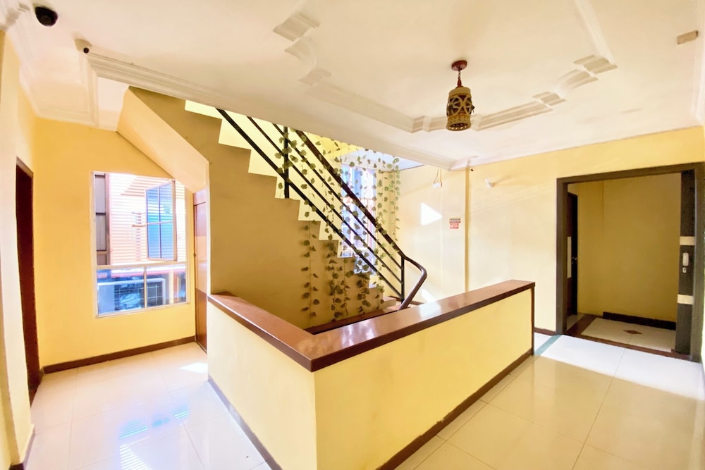 Collection O Batam near DC Mall formerly S Hotel 19/69