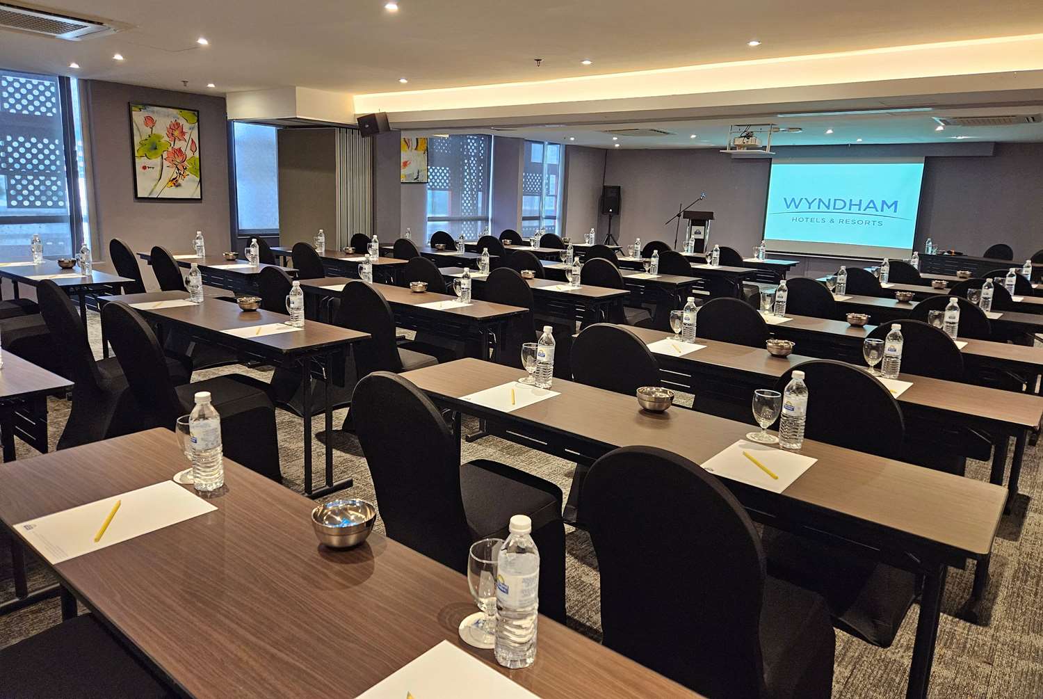 Days Hotel and Suites by Wyndham Fraser Business Park KL 40/40