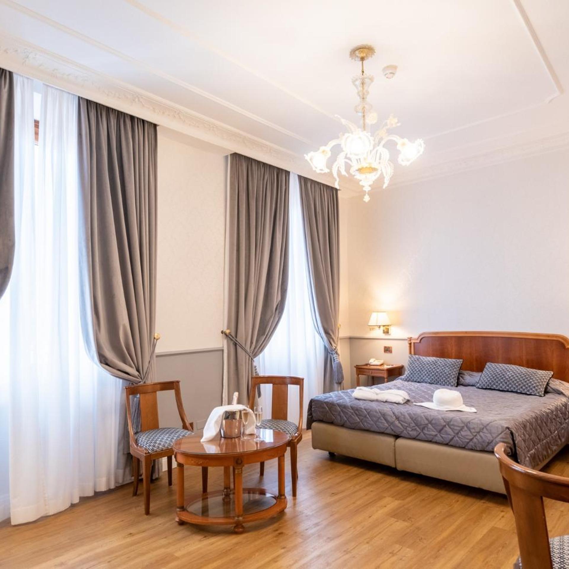 Deluxe, Triple, King Bed, Strozzi Palace Hotel 3/6