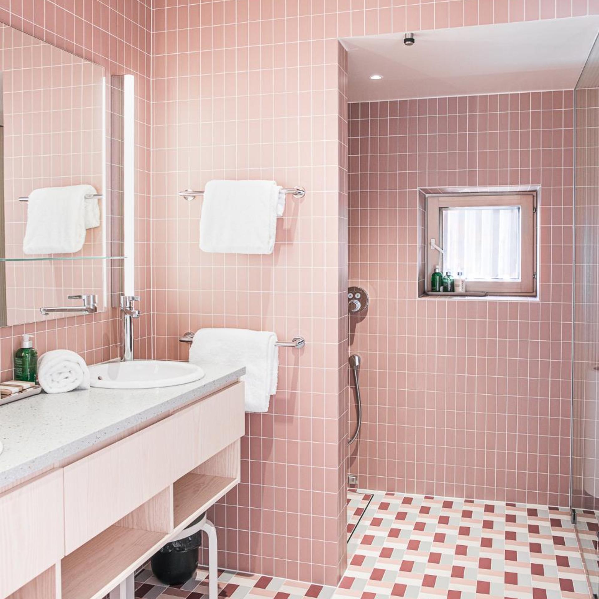 LOFT, JUNIOR SUITE