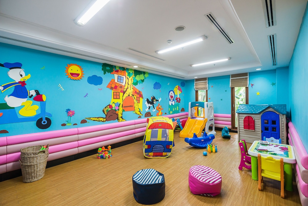 Ravindra Beach Resort and Spa 67/76