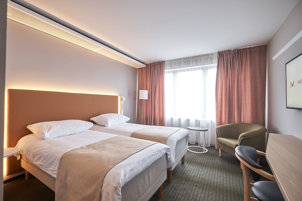 COMFORT, DOUBLE OR TWIN BED