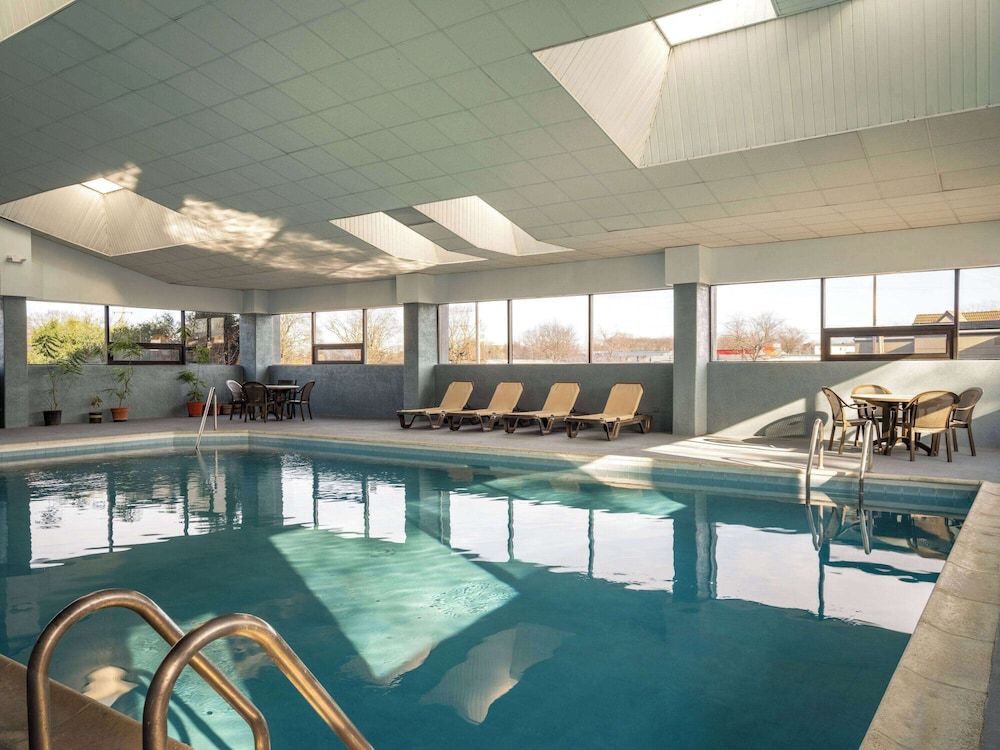 AmericInn by Wyndham Woodstock IL 27/50