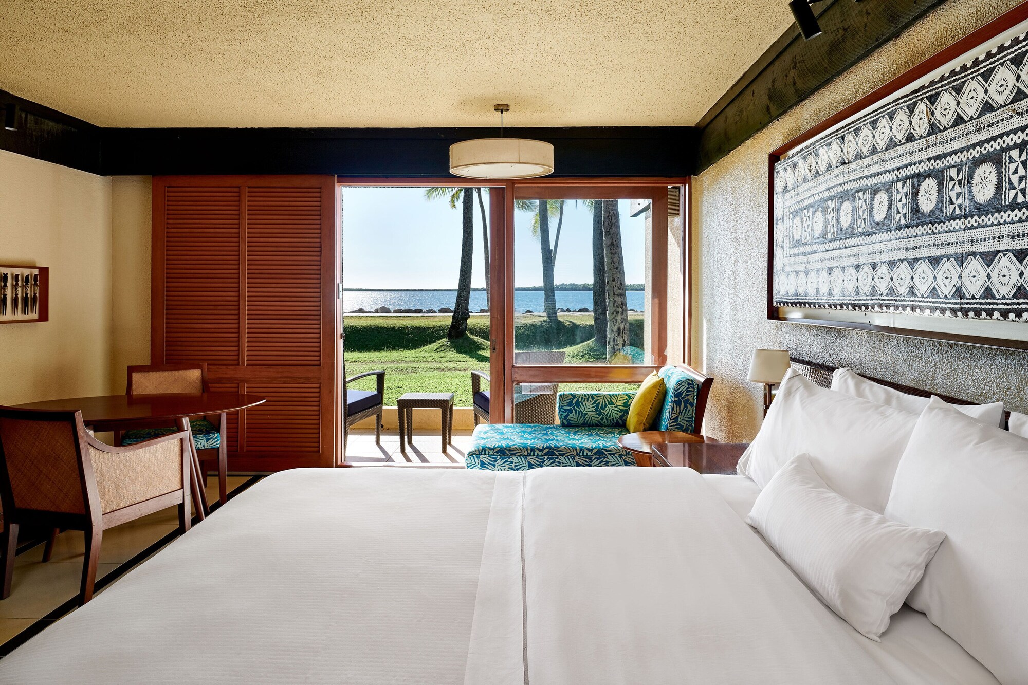 1 Bedroom, Suite, King Bed, Ocean Front