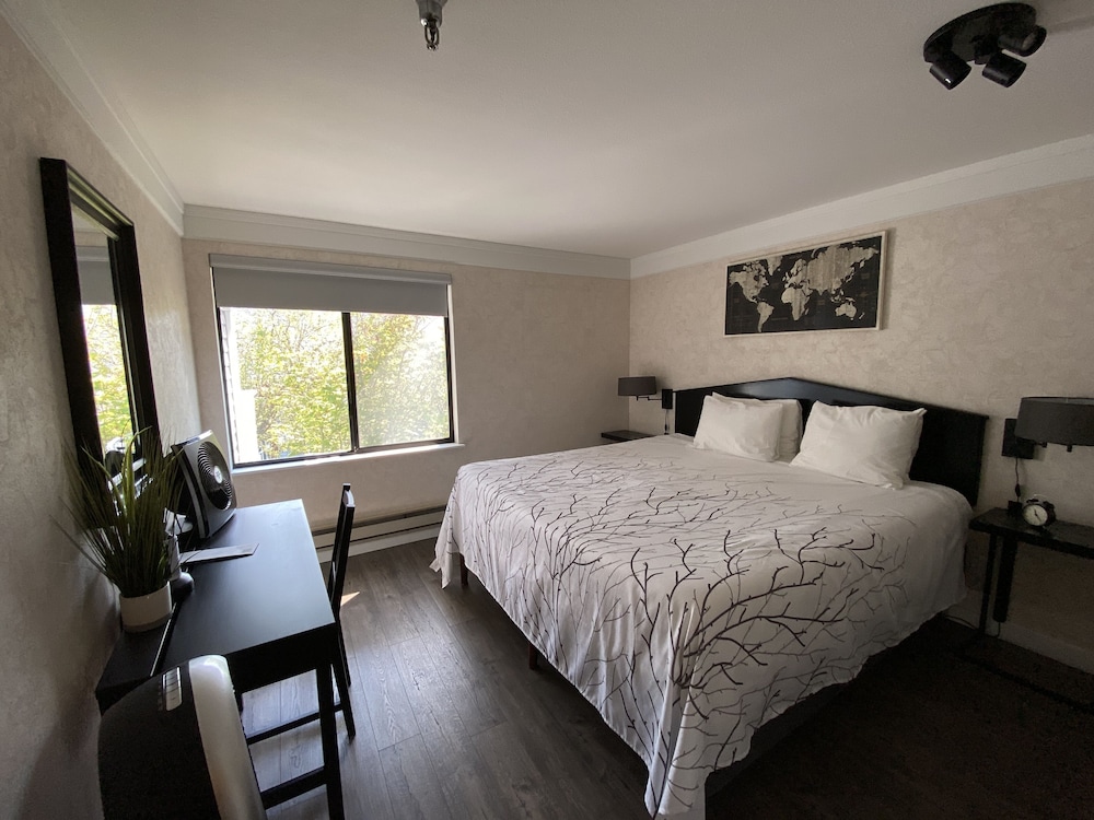 Friday Harbor Suites 17/31