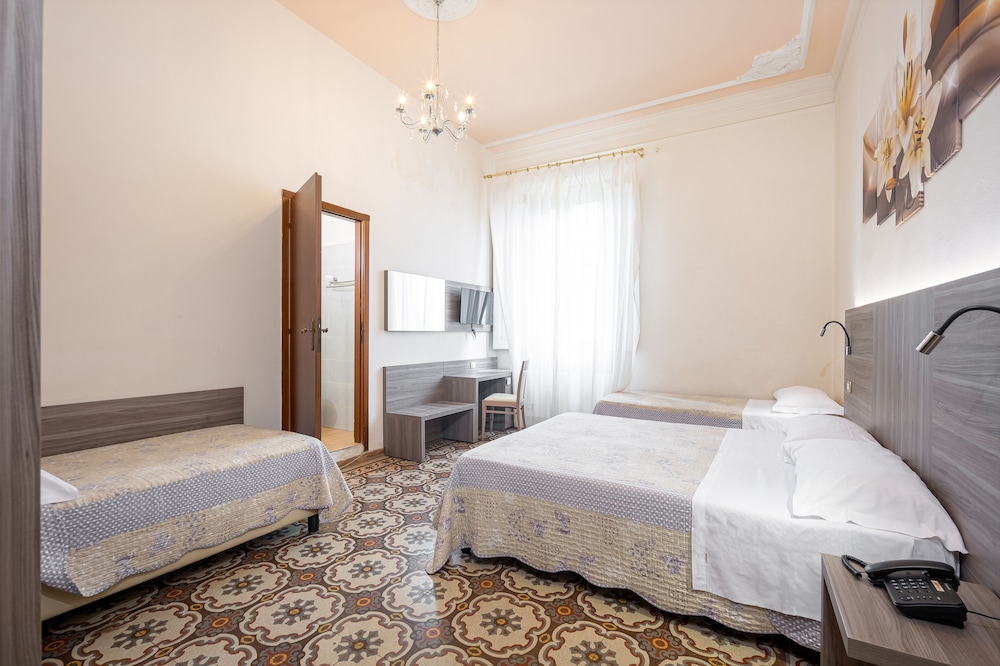 Astrid Hotel 17/74