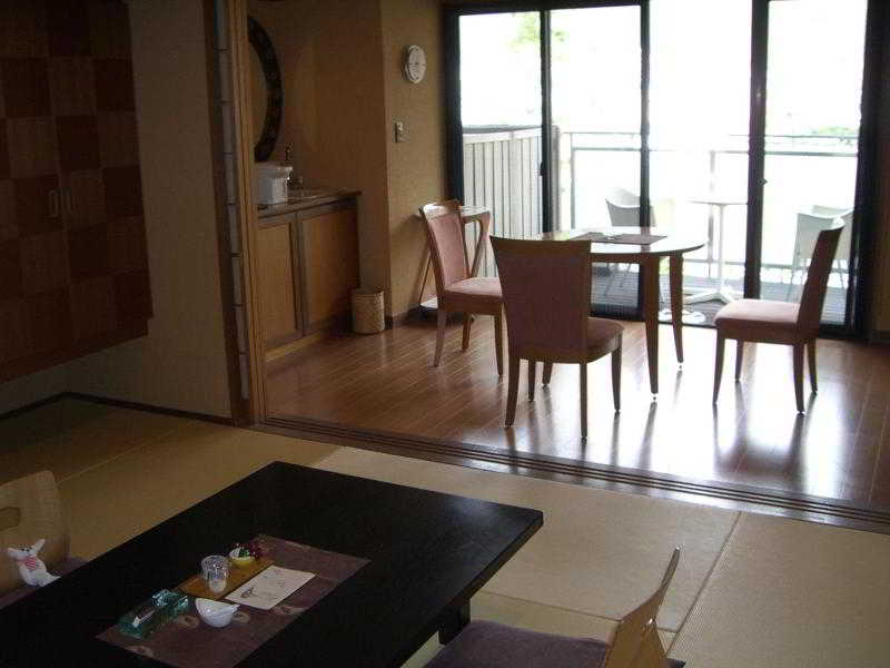 Yufuin Kahorinosato Hanamura (ex Hanamura) 22/26