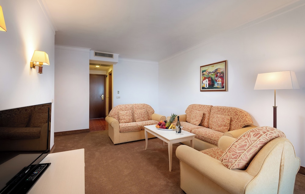 Hotel Helena Sands 33/50