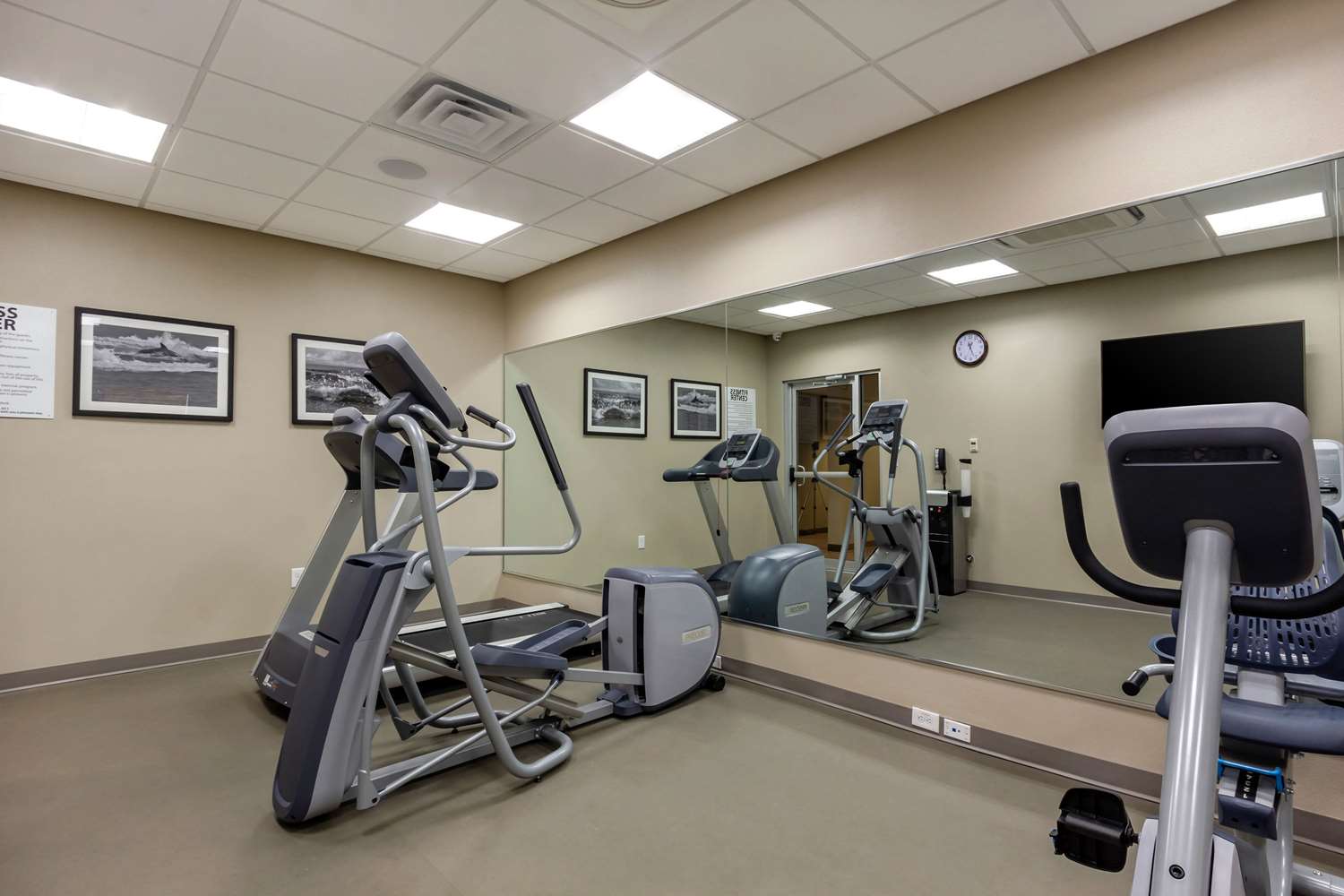 Sleep Inn & Suites Tampa South 27/42