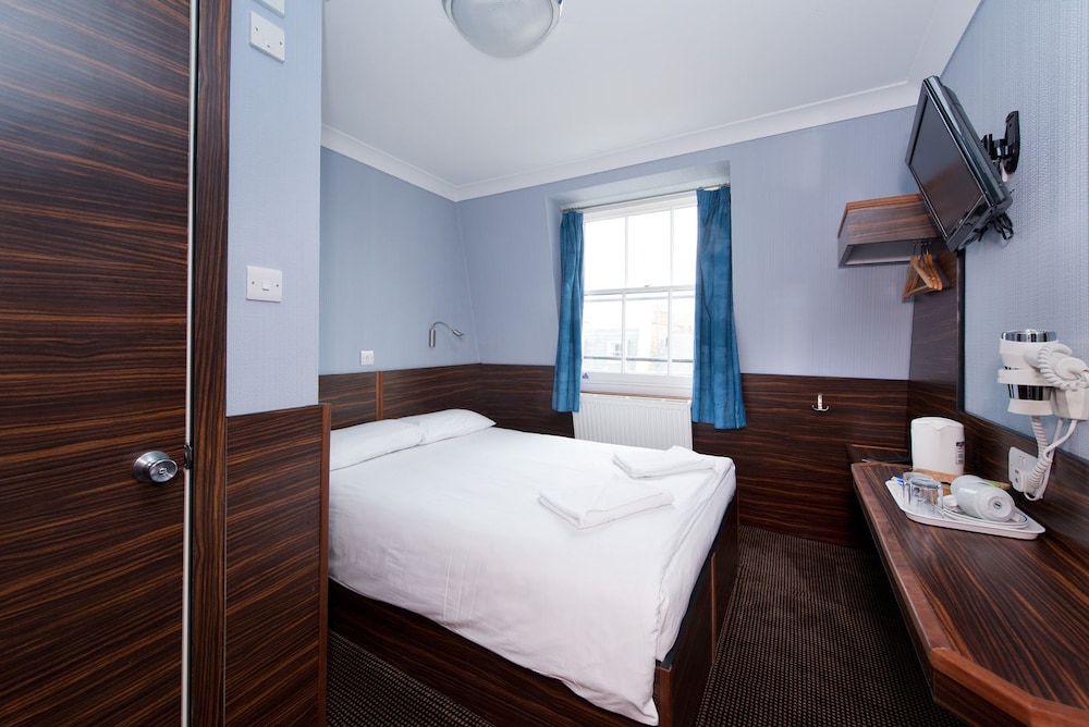 Crestfield Hotel 23/50